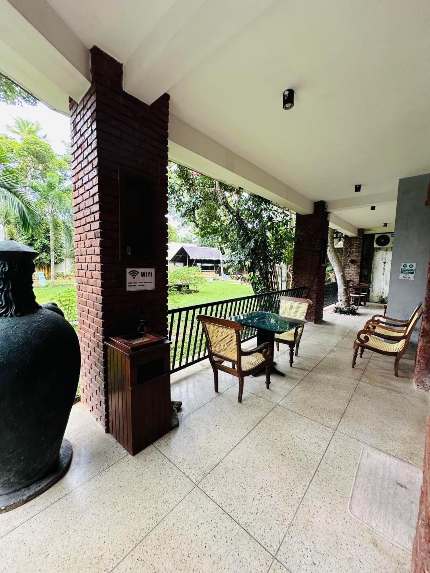 Lanka Bangla Inn Villas Restaurant & Travels Katunayaka Exterior foto